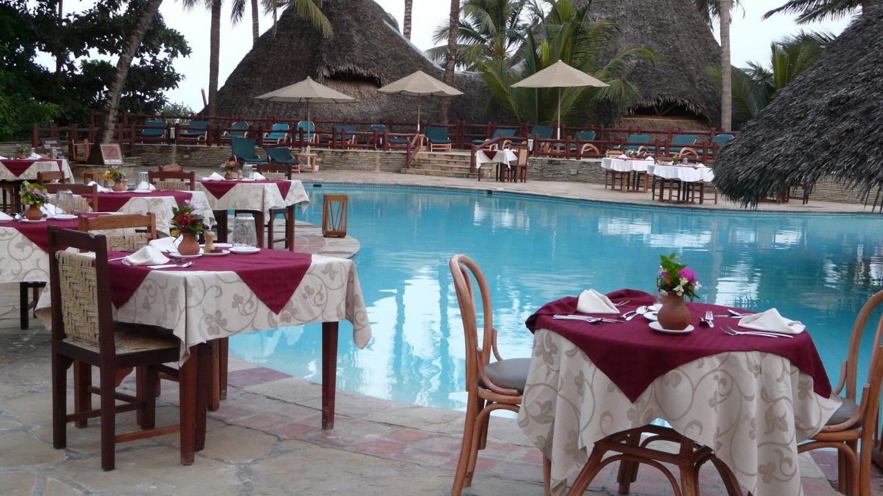 Pinewood Beach Resort & Spa in Galu Beach ab 1115€ p.P.